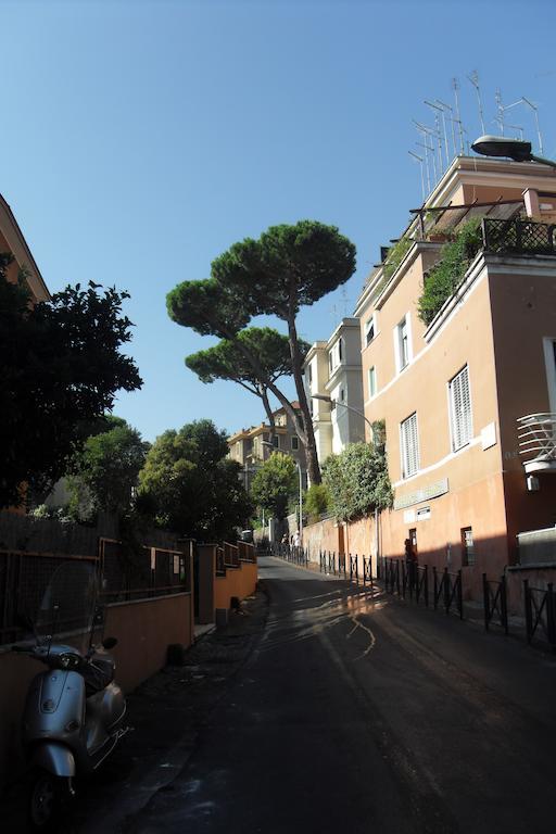 B&B Al Vicoletto Di Trastevere Rome Exterior photo